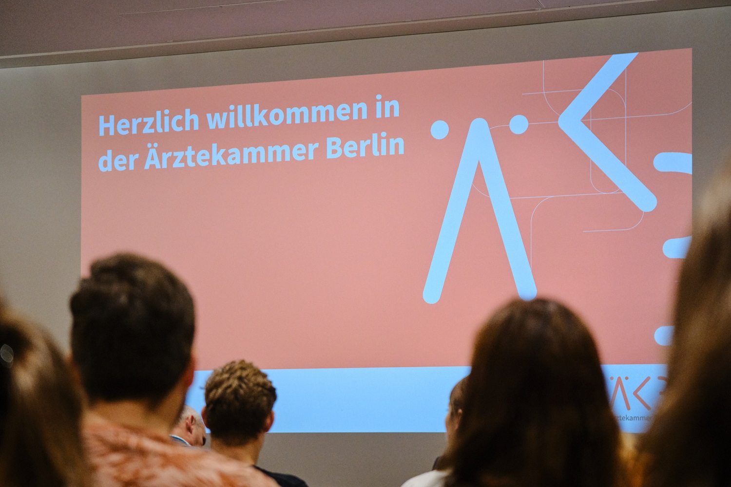 Willkommensfolie zur PJ-Veranstaltung