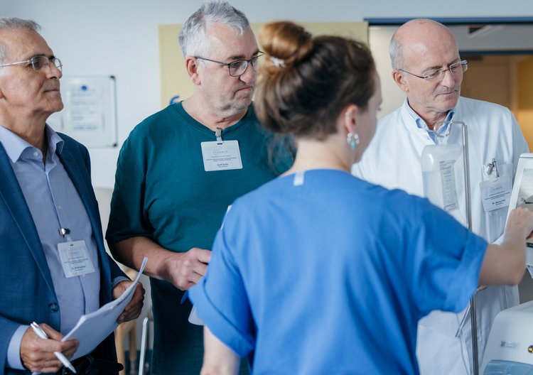 Intensivmedizinisches Peer Review auf dem Campus Virchow-Klinikum der Charité – Universitätsmedizin Berlin