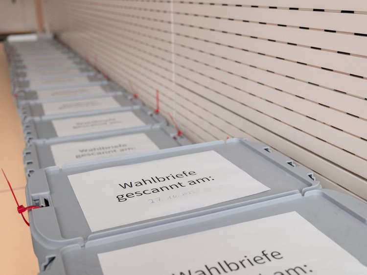 Kammerwahl 2023: Sammlung der Wahlbriefe in verplombten Kisten