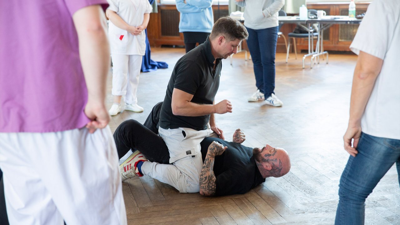 Deeskalationstraining bei den DRK Kliniken Berlin