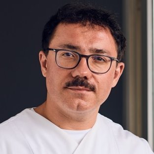 Foto: Dawin Meckel, OSTKREUZ / Ärztekammer Berlin Sebastian Ciupa, Zentrumsleiter, Caritas-Klinik Dominikus - Caritas Schmerzzentrum in Reinickendorf, Facharzt für Anästhesiologie sowie Spezielle Schmerztherapie