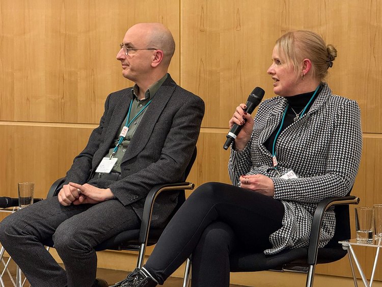 Diskussionsrunde „Zwischen Reiz und Risiko – Wie Soziale Medien Kinderseelen beeinflussen“ in der Ärztekammer Berlin.