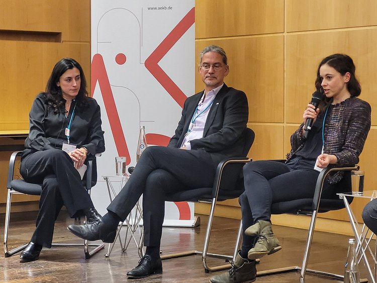 Diskussionsrunde „Zwischen Reiz und Risiko – Wie Soziale Medien Kinderseelen beeinflussen“ in der Ärztekammer Berlin.