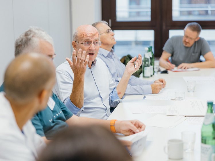 Intensivmedizinisches Peer Review auf dem Campus Virchow-Klinikum der Charité – Universitätsmedizin Berlin