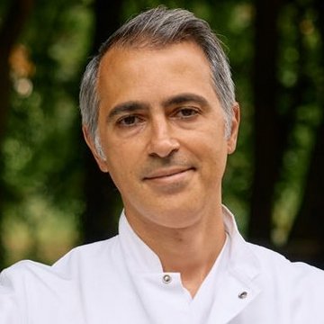 Foto: Dawin Meckel, OSTKREUZ / Ärztekammer Berlin Dr. (Univ. Kermanshah) Kamran Yawari, Team-Chefarzt & Zentrumsleiter, Facharzt für Neurochirurgie