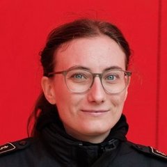 Heinrich Holtgreve, OSTKREUZ / Ärztekammer Berlin Lucie Ewering, Ärztin in der Einsatzvorbereitung im Rettungsdienst der Berliner Feuerwehr