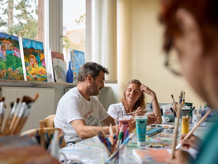 Foto: Dawin Meckel, OSTKREUZ / Ärztekammer Berlin Schmerztherapie im Schmerzzentrum der Caritas-Klinik Dominikus Berlin-Reinickendorf
