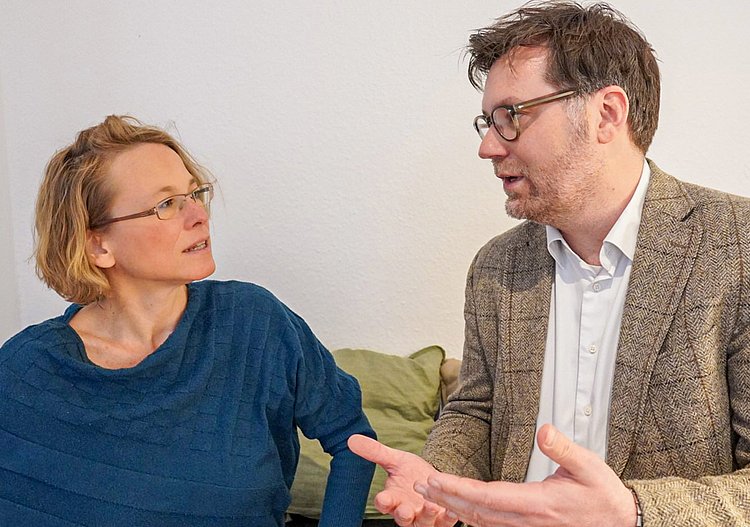 Dr. med. Alexander Kugelstadt und Dr. med. Andrea Riedl im Gespärch