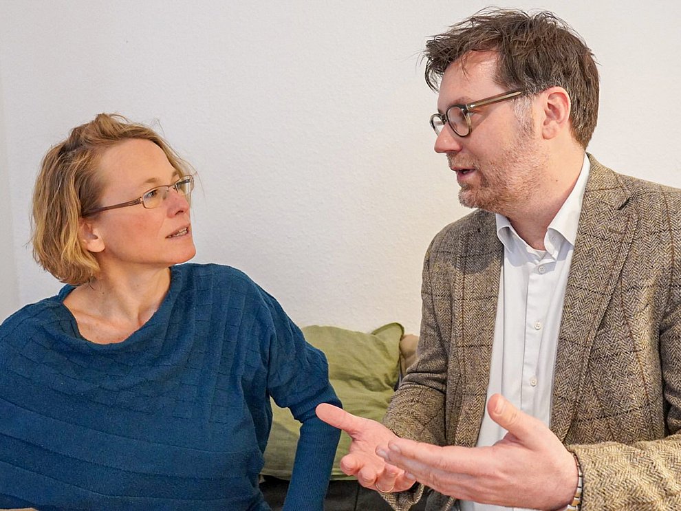 Dr. med. Alexander Kugelstadt und Dr. med. Andrea Riedl im Gespärch