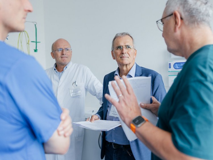 Intensivmedizinisches Peer Review auf dem Campus Virchow-Klinikum der Charité – Universitätsmedizin Berlin